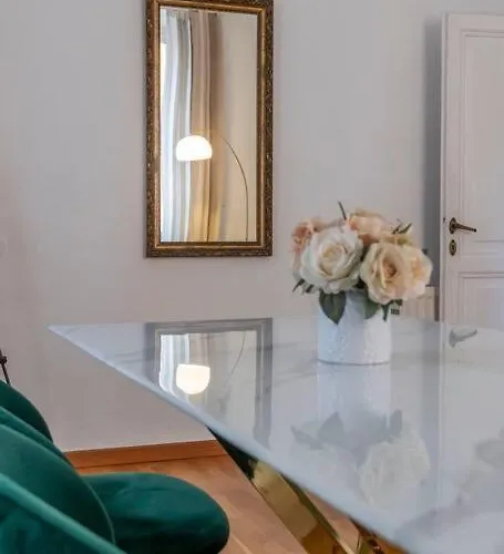 Apartment 2 Minutes From The Colosseum *